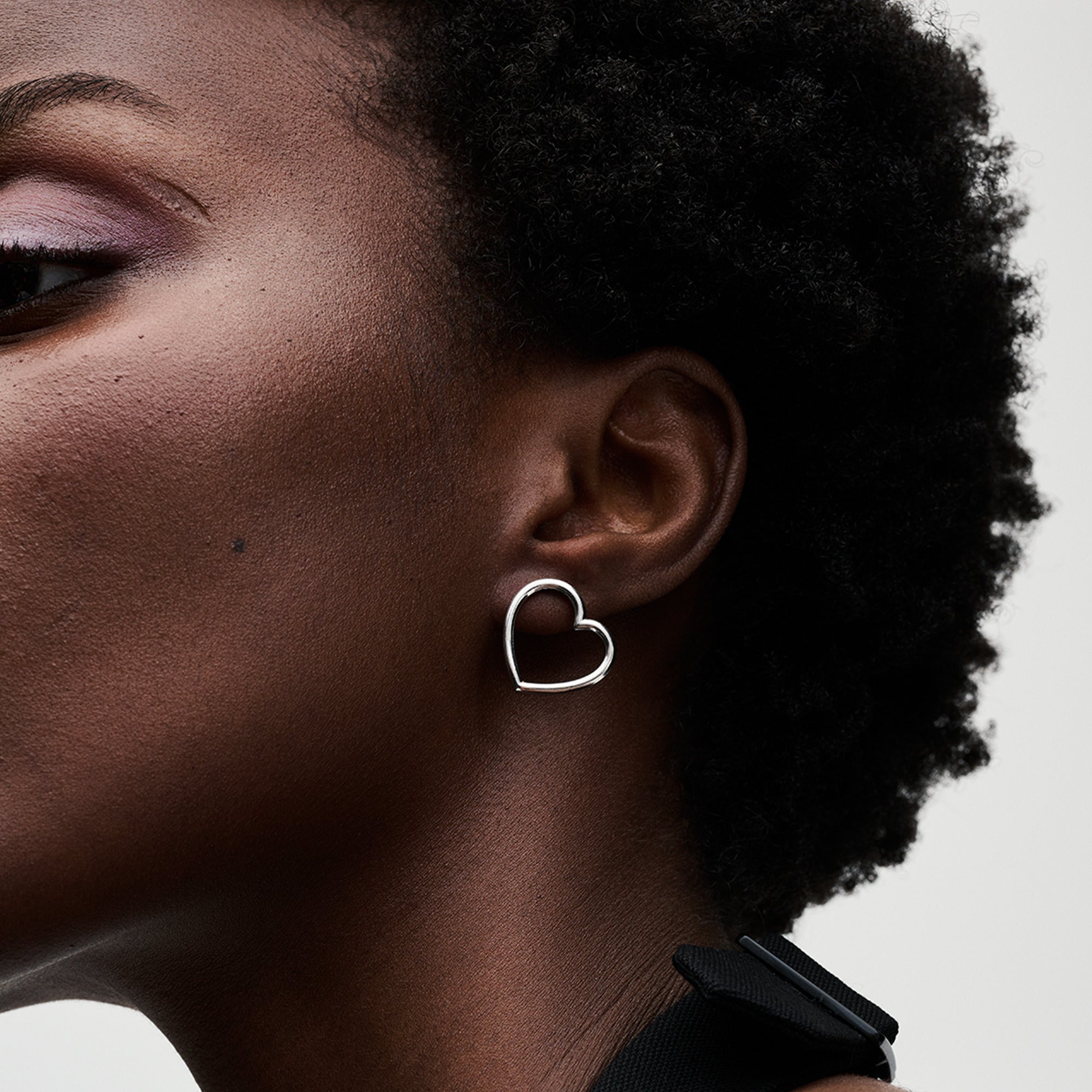 Front-facing Heart Stud Earrings